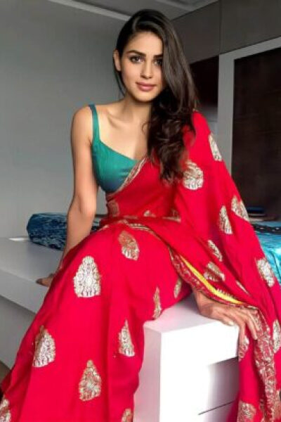 Escort Services Charbagh